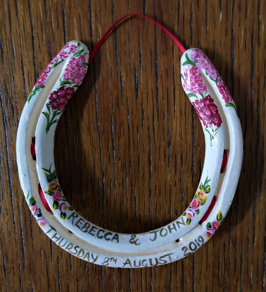 painted horse shoes