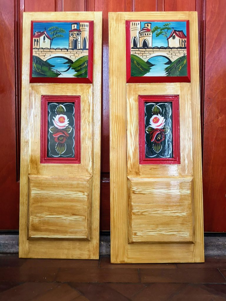 narrowboat doors, wood graining, roses