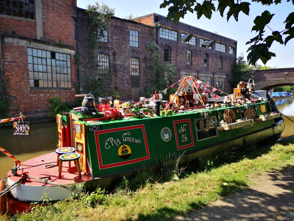 narrowboat shop opposite the old Britannia works atherstone 2020